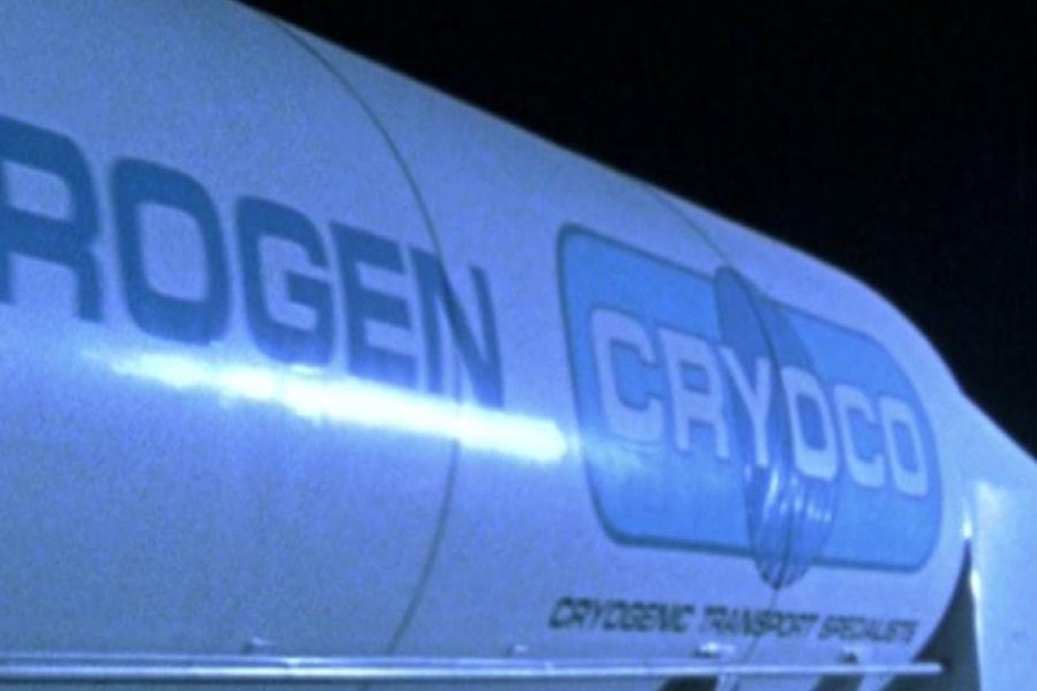 <p><strong>Figure 2.2</strong> The tagline, “Cryogenic Transport Specialists” is legible on the tanker trailer as the T-1000 drives off in the Cryoco truck.</p>