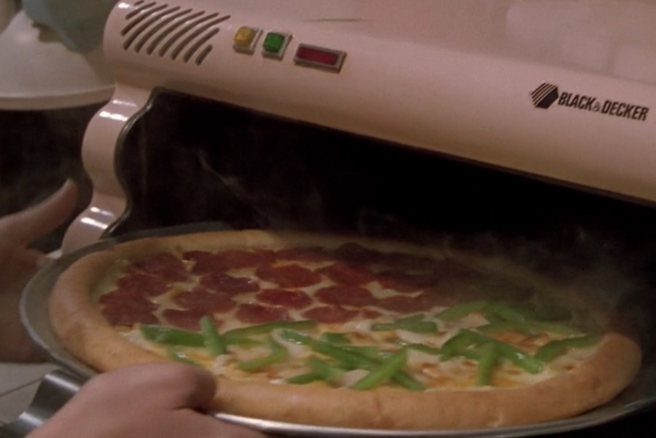 <p><strong>Figure 1.6</strong> The full-sized, cooked pizza, as it emerged from the Black & Decker hydrator appliance.</p>