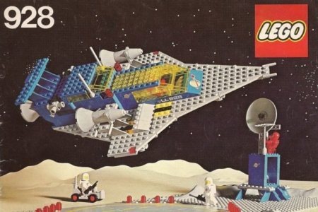 <p><strong>Figure 1.2</strong> A set from the “Classic” Space era, which uses the large yellow moon version on the front, and features an LL designation on the side.</p>