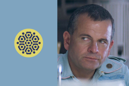 <p><strong>Figure 7.2</strong> The Science Officer badge worn by Ash, seen here on his shirt collar, features a “molecular cluster” in blue.</p>