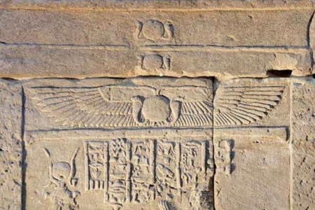 <p><strong>Figure 1.3</strong> Detail of an ancient Egyptian sun disk flanked by the outspread wings of Horus, the sky god, as seen on the the <em>Temple of Dendur</em>. Source: <em>www.metmuseum.org</em></p>